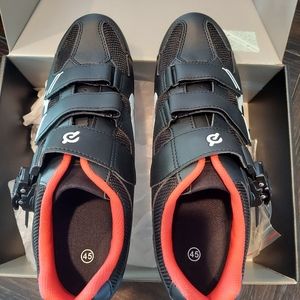 Peloton men's cycling shoes, brand new, never worn